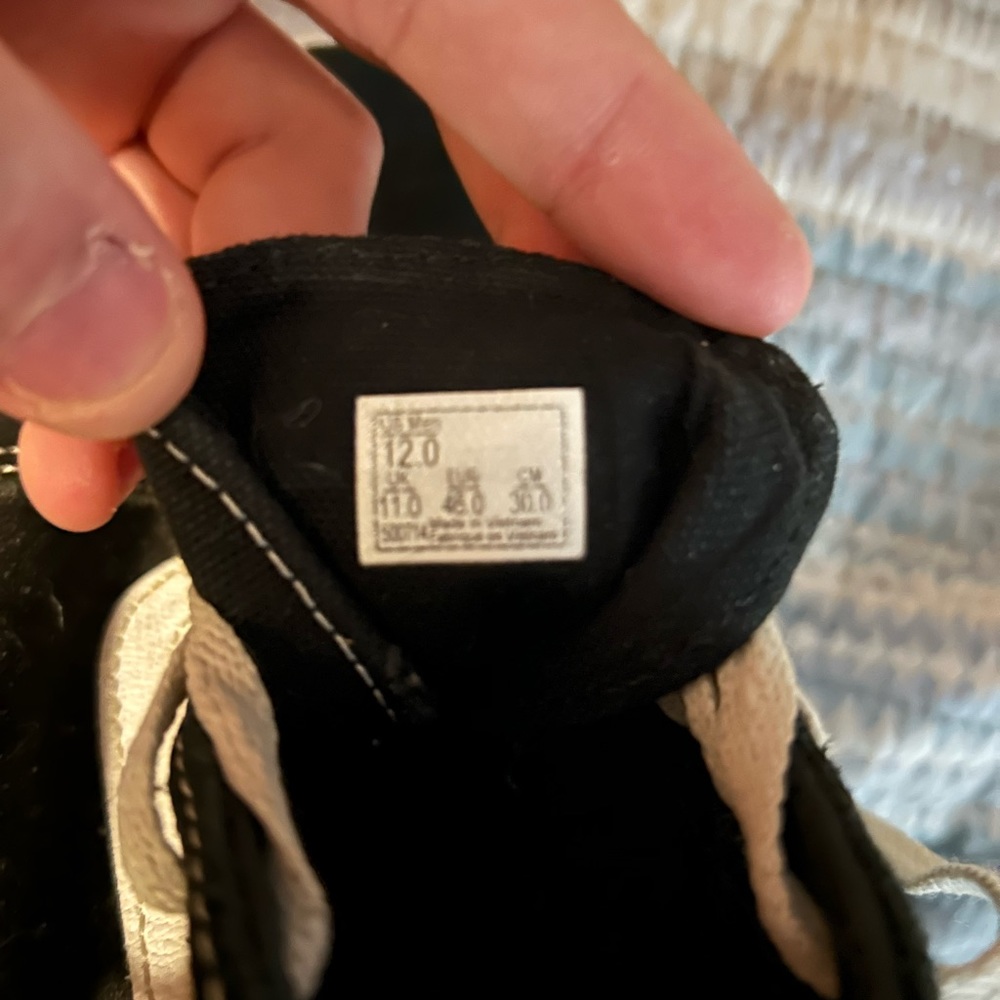 size 12 vans